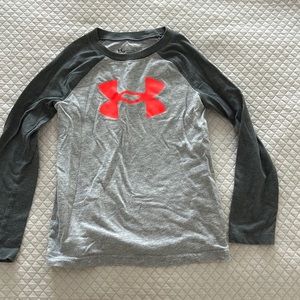 Boys size 6 under armor, long sleeve cotton shirt